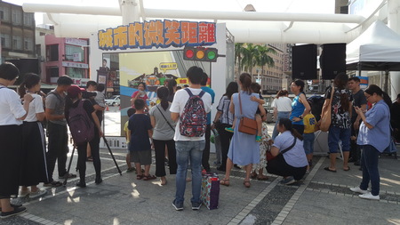 新竹市政府禮讓行人宣導活動--新竹巨城場次