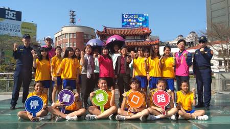 新竹市監理站合辦東門城「路口慢看停」宣導活動