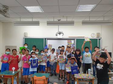 新竹市青草湖國小繪畫比賽頒獎