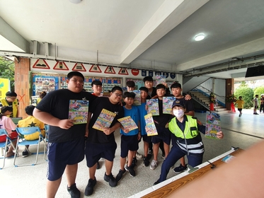 新竹市南華國中校慶園遊會交通安全宣導