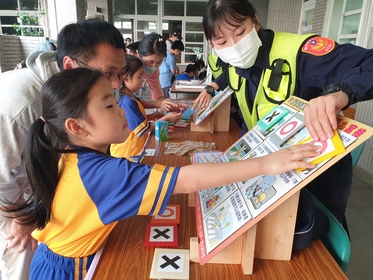 新竹市載熙國小校慶園遊會交通安全宣導