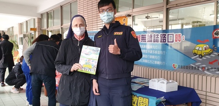 新竹市曙光女中校慶園遊會交通安全宣導